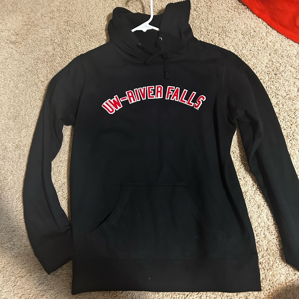Threads and Accessories. Size Medium. Black.